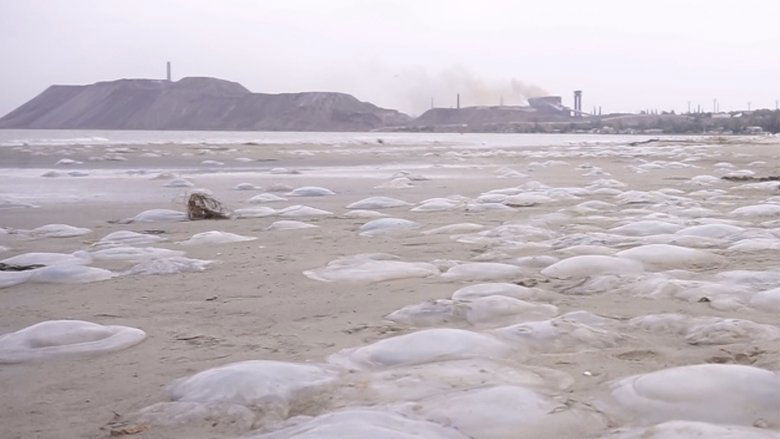 кадр из фильма Територія пустих вікон