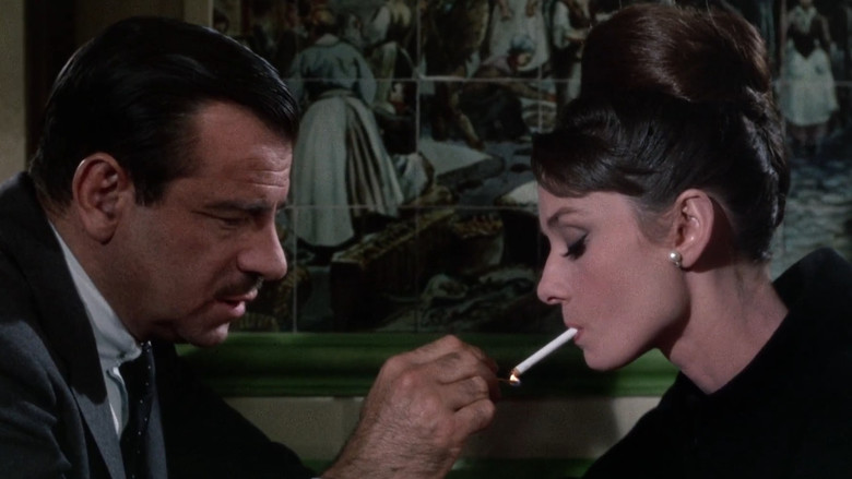 кадр из фильма Шарада