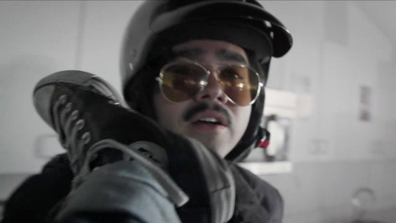 кадр из фильма Double Fisted