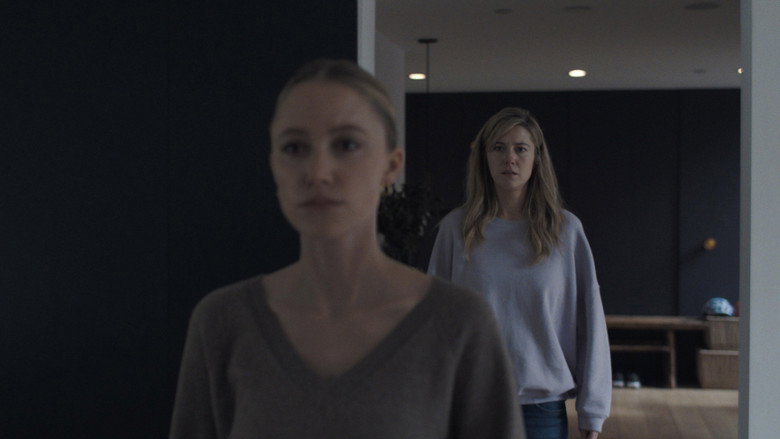 кадр из фильма Рука, качающая колыбель