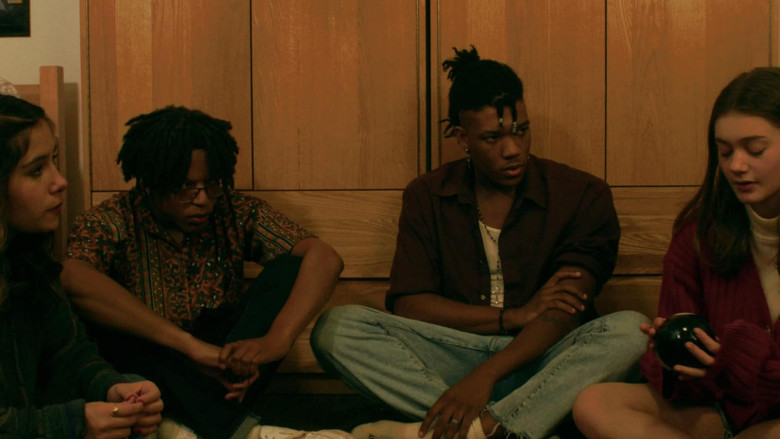 кадр из фильма Outlook Not So Good