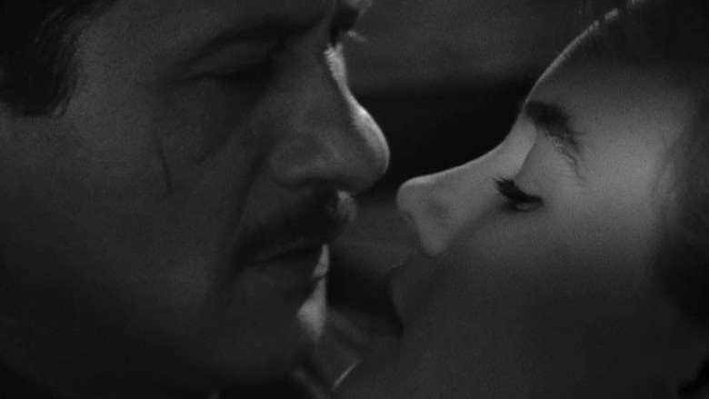 кадр из фильма Куколка