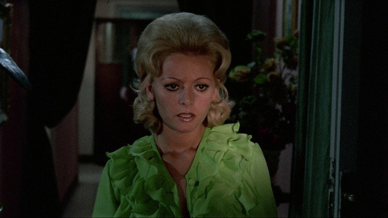 кадр из фильма Delirio caldo