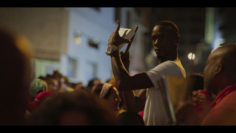 кадр из фильма La Salsa Vive