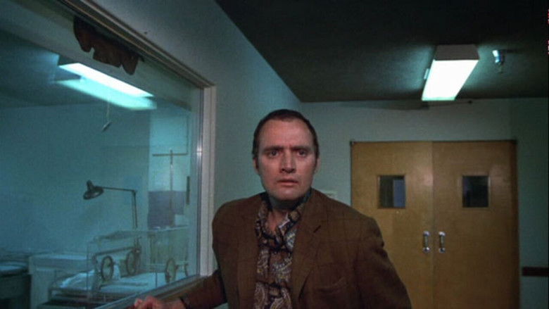 кадр из фильма Оно живо