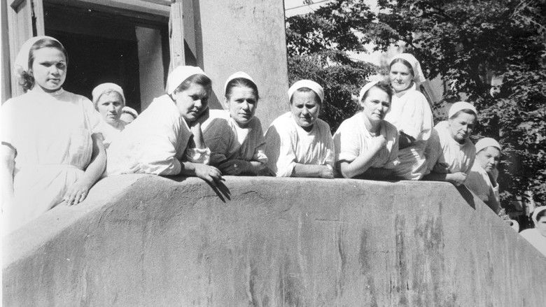 кадр из фильма Psychiatry in Russia