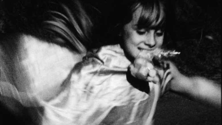 кадр из фильма My Name Is Oona