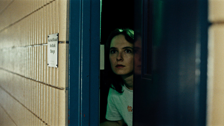 кадр из фильма Back to the Closet