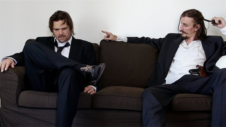 кадр из фильма Убивая время