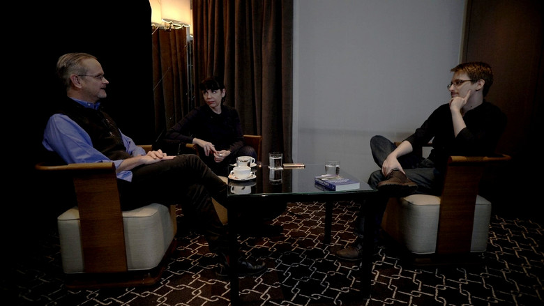 кадр из фильма Meeting Snowden