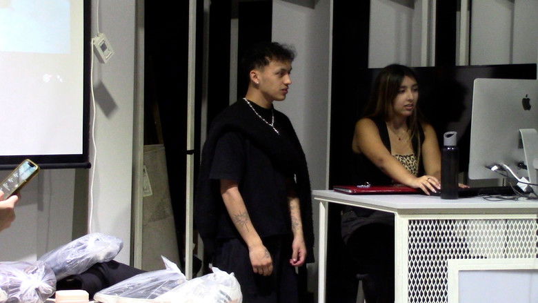 кадр из фильма LQQEM (Detrás de Escena)