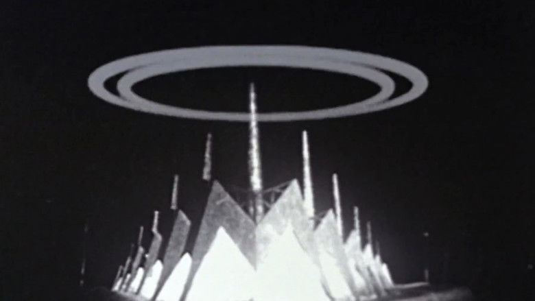 кадр из фильма The Saddest Music in the World