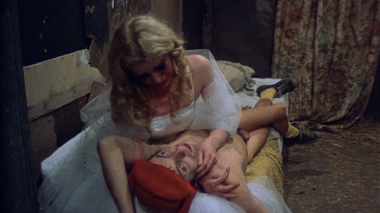 кадр из фильма Desperate Living