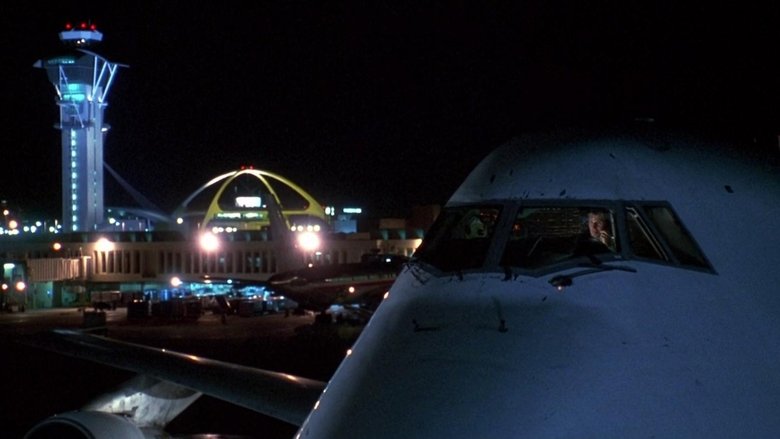 кадр из фильма Турбулентность