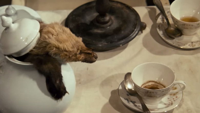 кадр из фильма Алиса