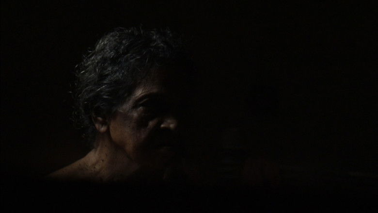 кадр из фильма ചുമരുതൊട്ടപ്പോൾ മെല്ലെത്തെളിഞ്ഞവ