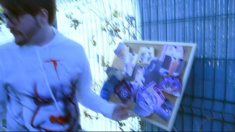 кадр из фильма Internet, fais-moi peur !