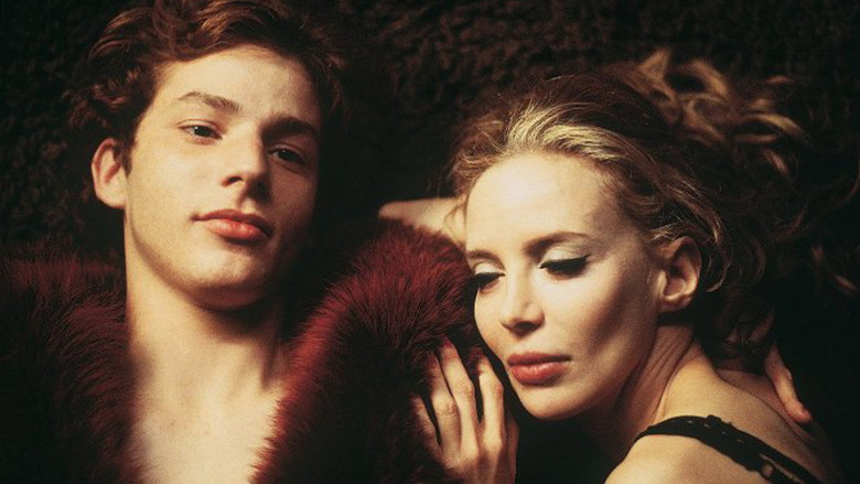 кадр из фильма Капли дождя на раскаленных скалах