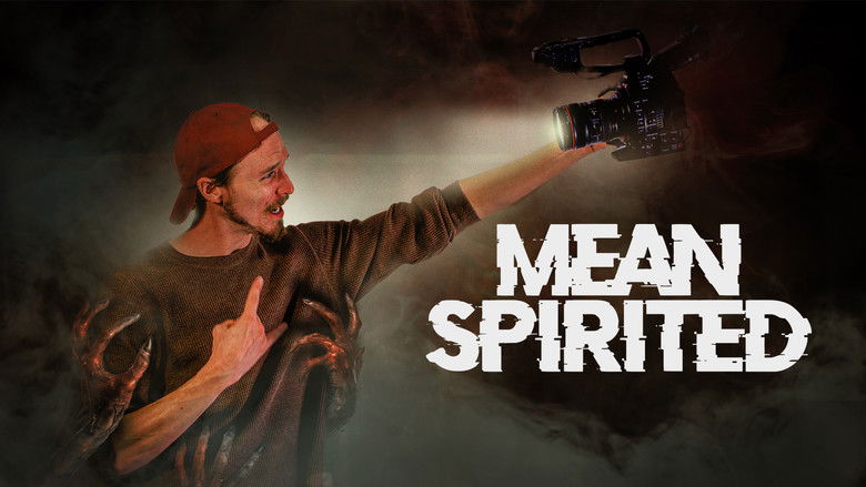 кадр из фильма Паранормальные явления: Отель призраков