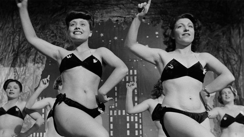 кадр из фильма Огни варьете