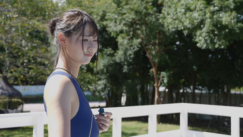 кадр из фильма 離島に転任した爆乳女教師は生徒を興奮させる変態水着で授業させられ最高ボディ丸出しで犯される。