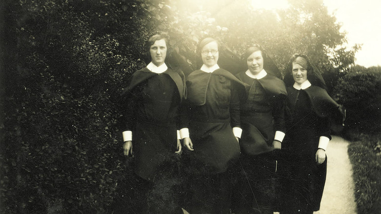 кадр из фильма The Incredible Vanishing Sisters in the Death of the Garden of Eden