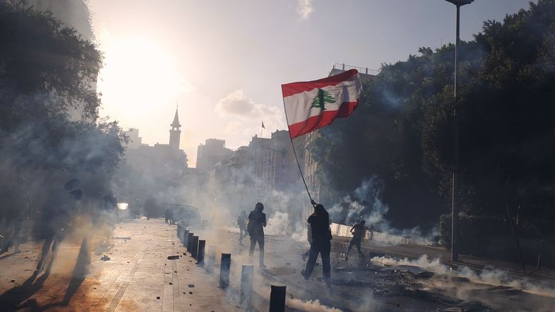 кадр из фильма Dancing on the Edge of a Volcano