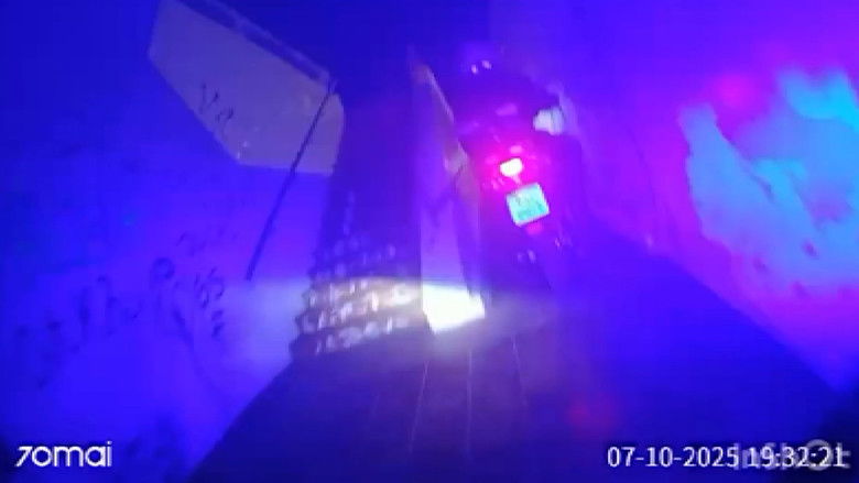 кадр из фильма ENTRARÃO NA MINHA CASA, ROUBARÃO TUDO