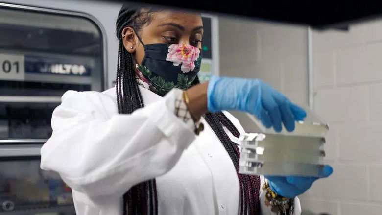 кадр из фильма Race for the Vaccine