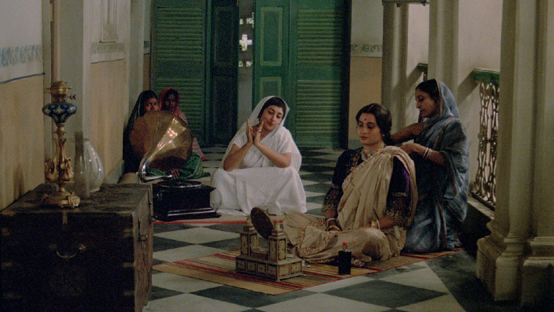 кадр из фильма Дом и мир