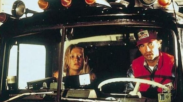 кадр из фильма Тайна мотеля «Медовый месяц»