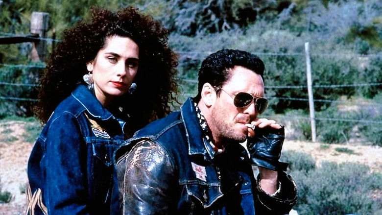 кадр из фильма За пределами закона