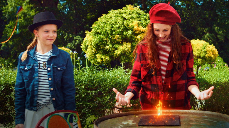 кадр из фильма Маленькие волшебницы