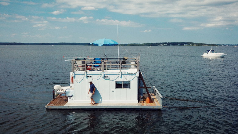 кадр из фильма The Last Houseboat