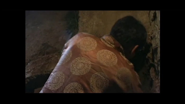 кадр из фильма Ядуугийн зовлон