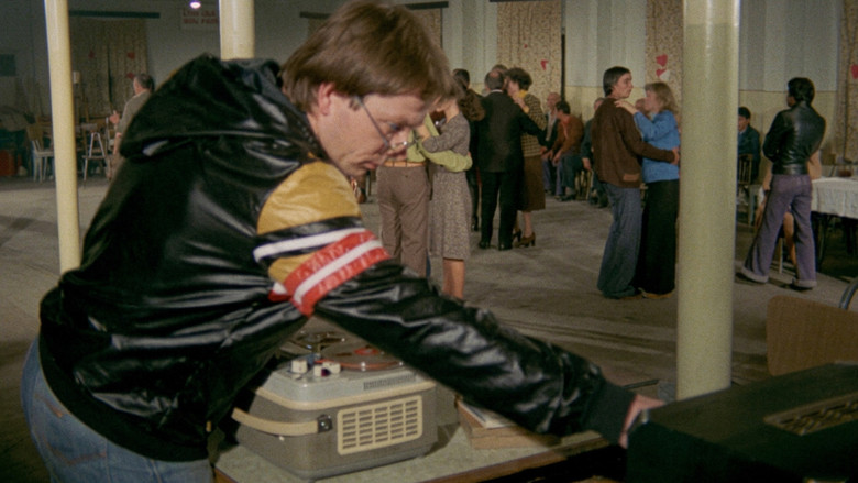 кадр из фильма Cine mă strigă?