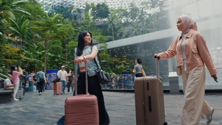 кадр из фильма Ahlan Singapore