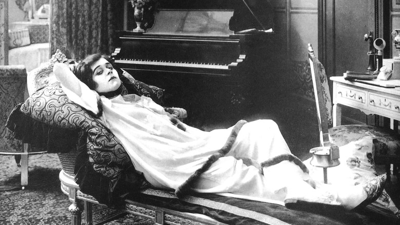 кадр из фильма The Eternal Sapho