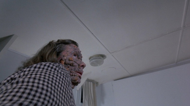 кадр из фильма Корабль смерти