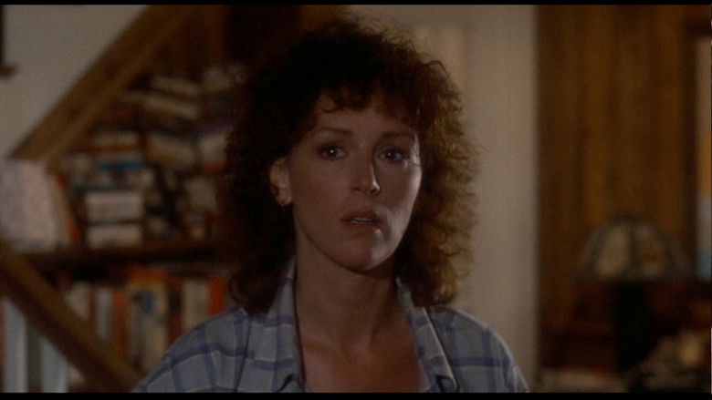 кадр из фильма Фиалки синие