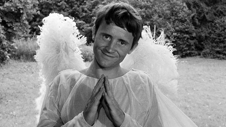 кадр из фильма Fifi la plume