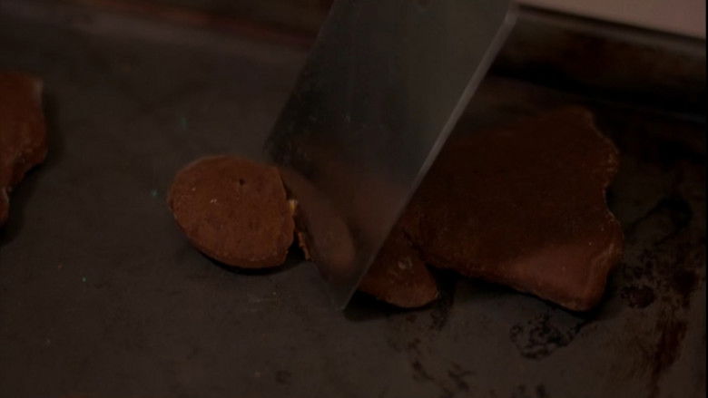 кадр из фильма Запёкшаяся кровь