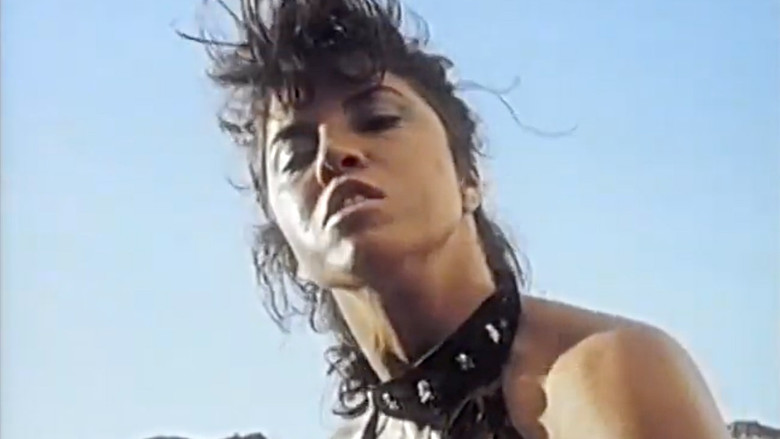 кадр из фильма Феникс-воин