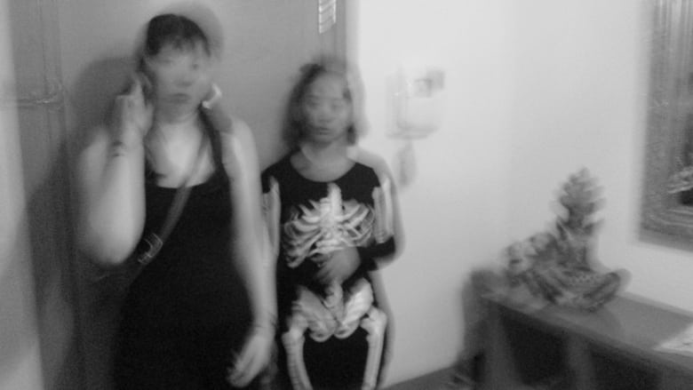 кадр из фильма Iris y Cárol