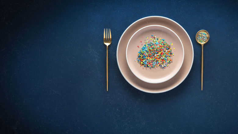 кадр из фильма The Plastic Detox