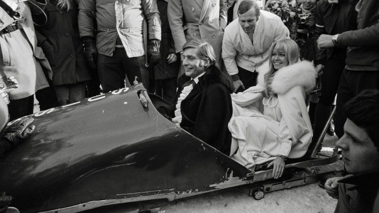 кадр из фильма Mythos St. Moritz - Luxus, Schnee und Eskapaden