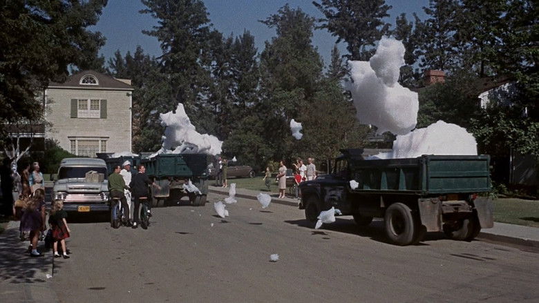 кадр из фильма The Thrill of It All