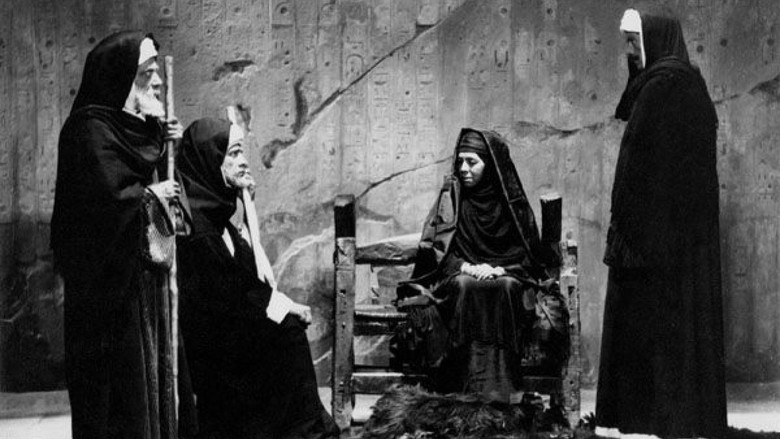 кадр из фильма Тайна племени Харабат