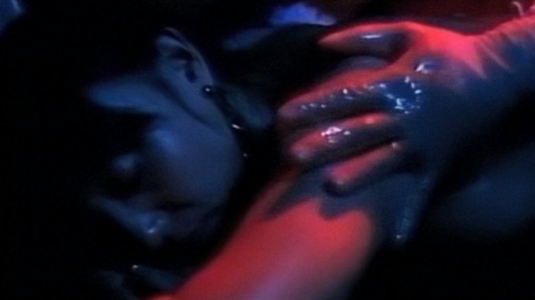 кадр из фильма 浮気妻 恥辱責め