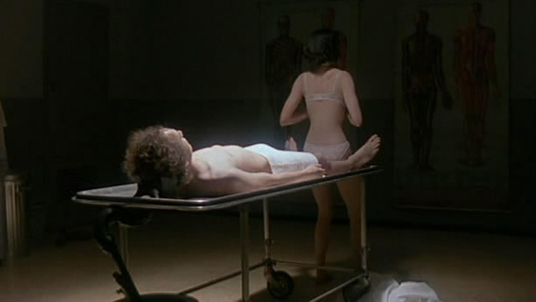 кадр из фильма Поцелуй со смертью